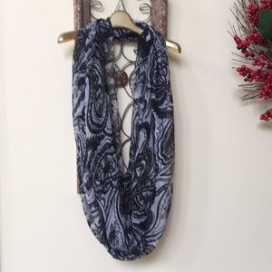 Infinity Scarf- Black And White